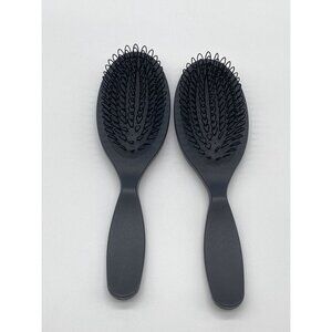 2 Aveda Pramasana Exfoliating Scalp Brush